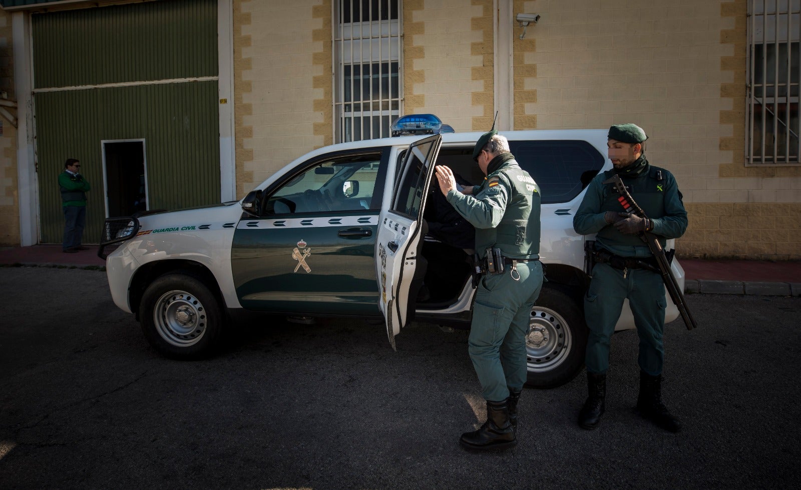 La Guardia Civil ha practicado varios registros en la provincia y hay más de una veintena de detenidos