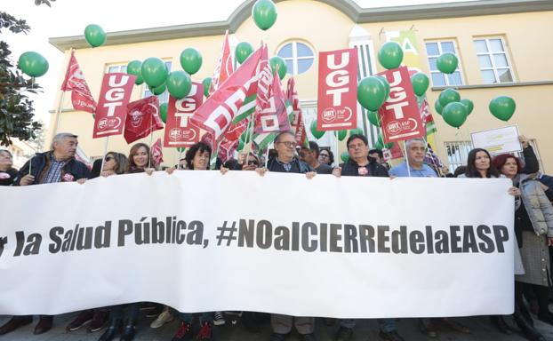 «A los trabajadores de la Escuela Andaluza de Salud Pública nos han dejado en una indefensión absoluta»