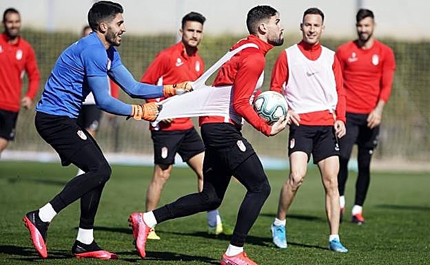 El Granada trabajó con optimismo en sus últimos entrenamientos tras el pase copero. 