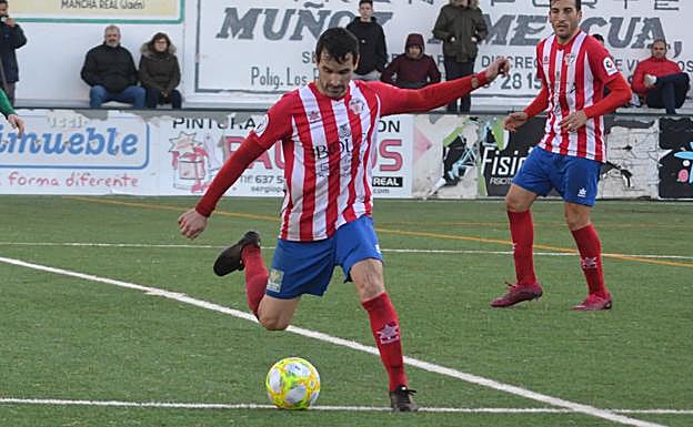 Una victoria del Porcuna pondría a los rojiblancos muy cerca de la salvación.