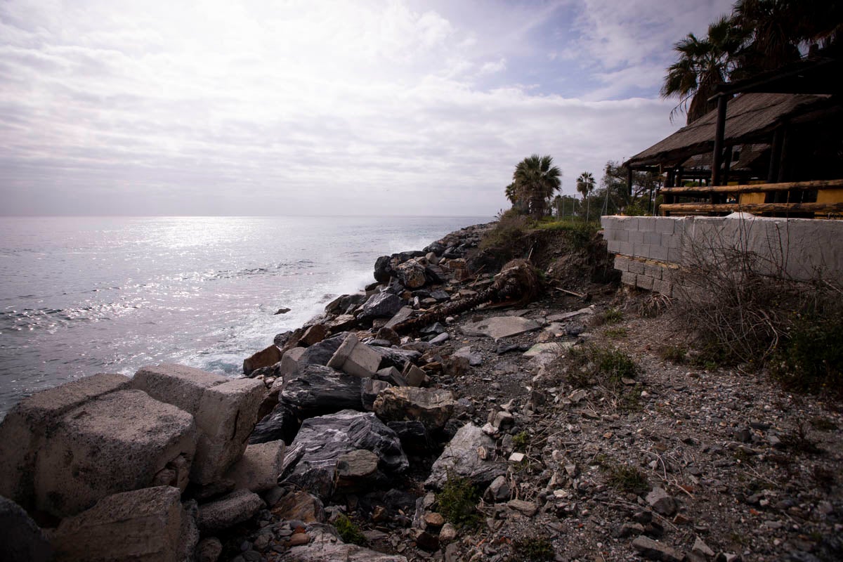 El Ayuntamiento pide ayudas de emergencia para reparar la defensa de las playas de Las Góndolas y Puerta del Mar y hacer un espigón en Cotobro
