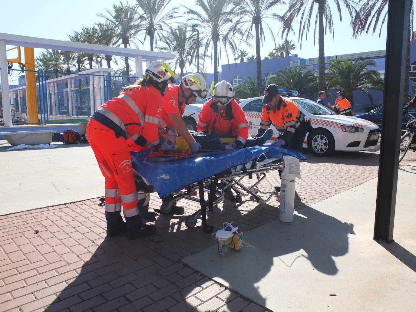 El Parque de las Almadrabillas acoge un multitudinario acto conmemorativo del Día Europeo del Servicio de Emergencias