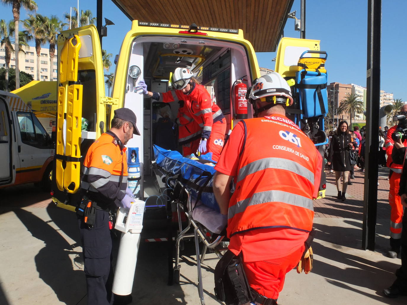 El Parque de las Almadrabillas acoge un multitudinario acto conmemorativo del Día Europeo del Servicio de Emergencias