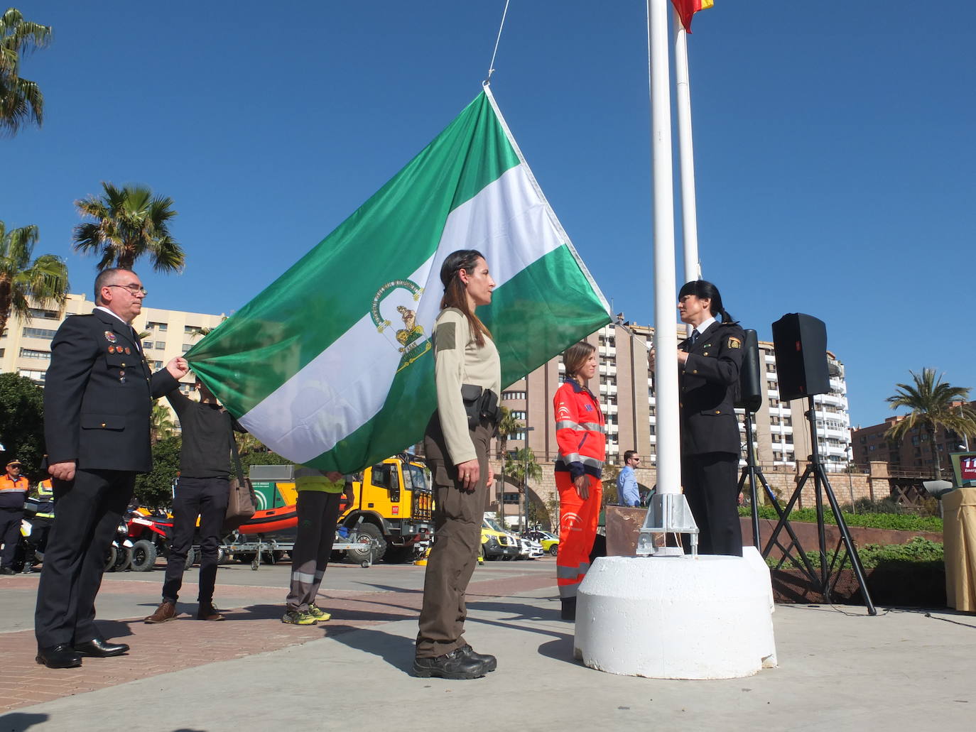 El Parque de las Almadrabillas acoge un multitudinario acto conmemorativo del Día Europeo del Servicio de Emergencias