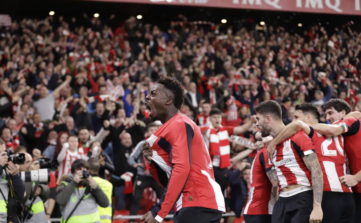 Iñaki Williams celebra el gol anotado ante el Barcelona. 