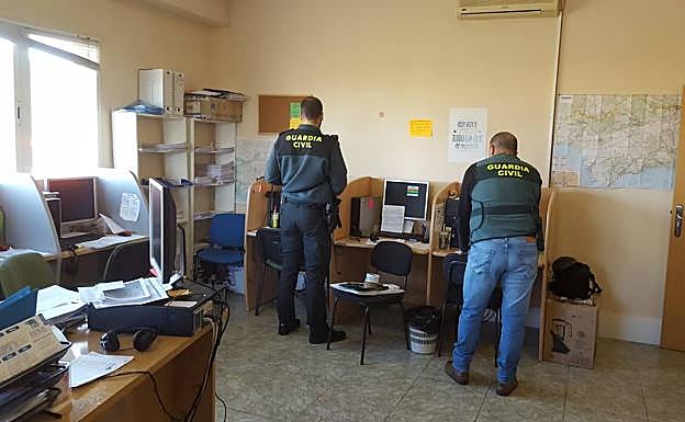 Agentes durante la operación Mutante en la que se ha desarticulado la banda. 