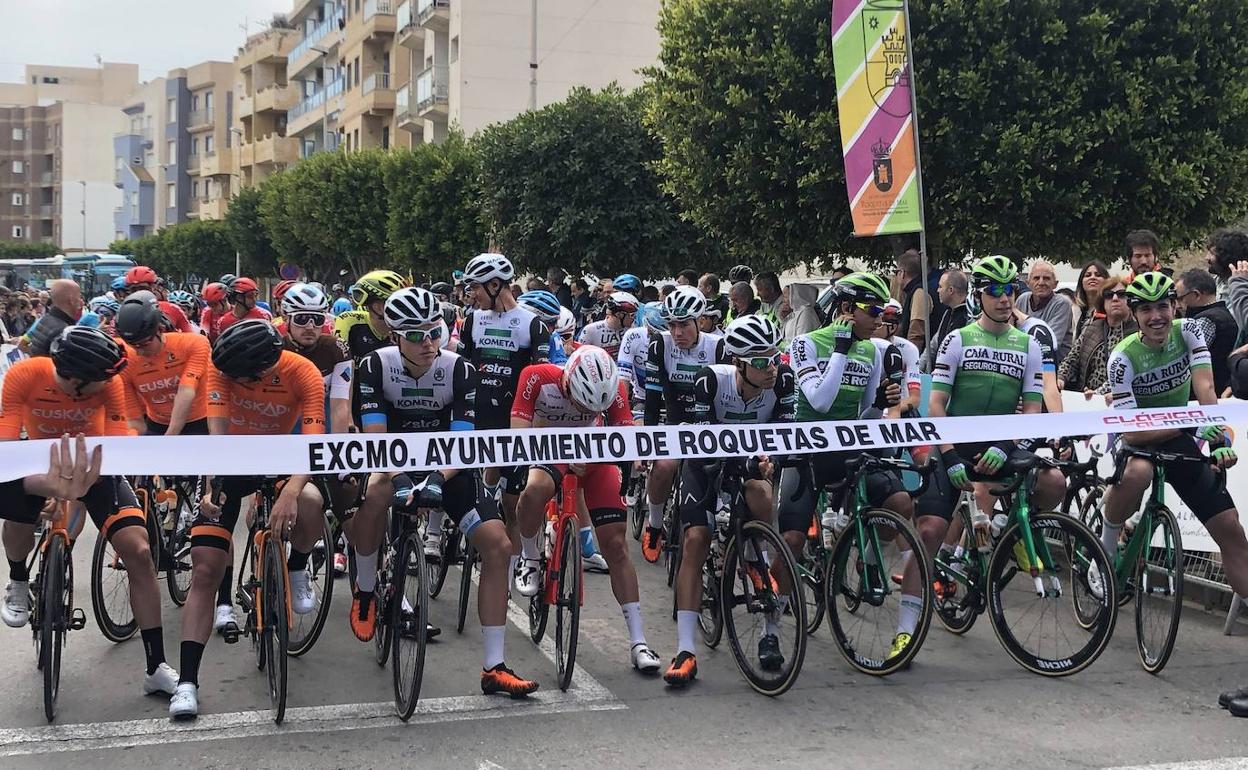 La Clásica de Almería comienza con un minuto de silencio