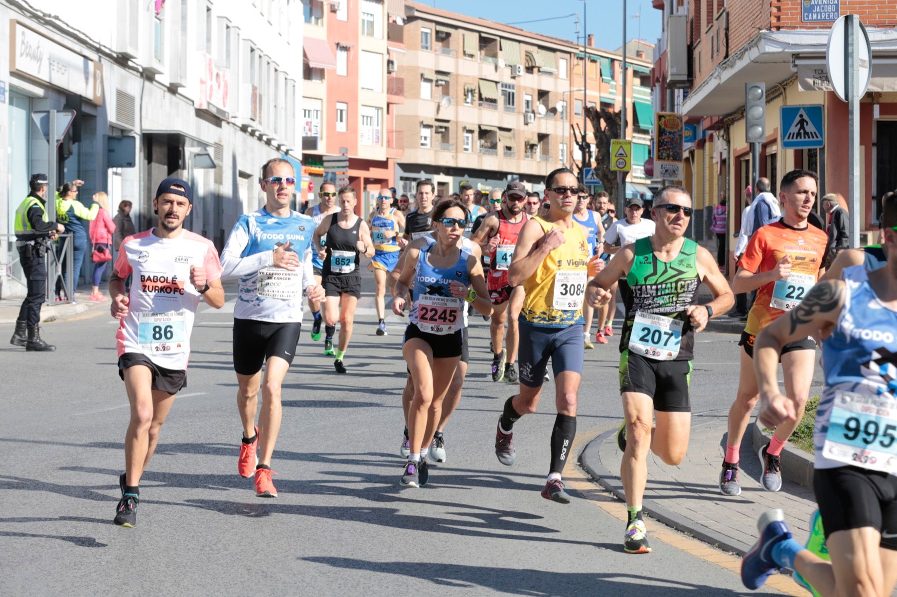 Manuel Santiago vuelve a imponerse en categoría masculina mientras que Zhor El Amrani vence con autoridad en categoría femenina