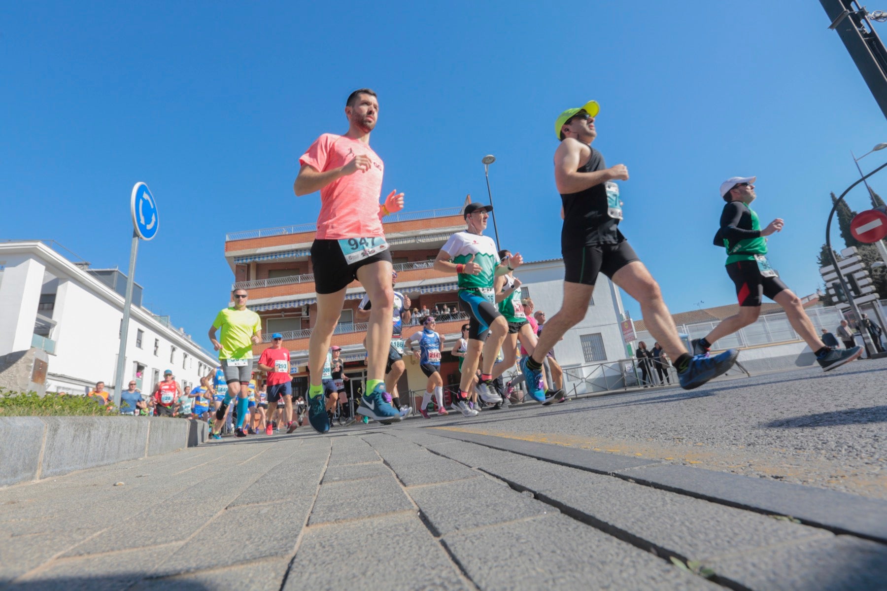 Manuel Santiago vuelve a imponerse en categoría masculina mientras que Zhor El Amrani vence con autoridad en categoría femenina
