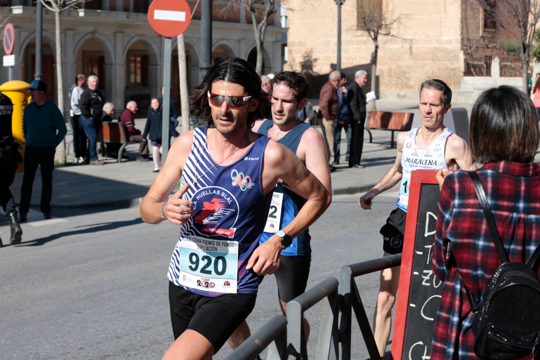 Manuel Santiago vuelve a imponerse en categoría masculina mientras que Zhor El Amrani vence con autoridad en categoría femenina