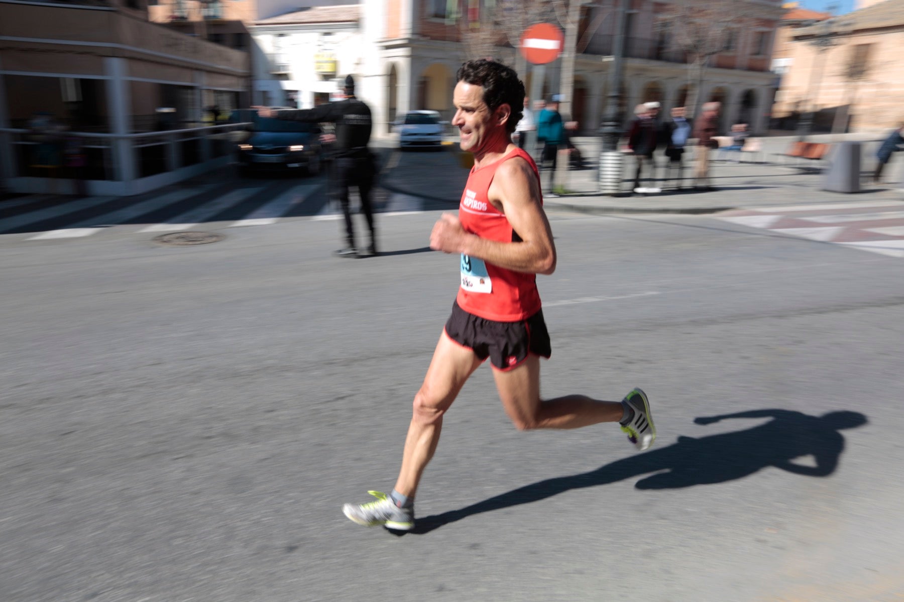 Manuel Santiago vuelve a imponerse en categoría masculina mientras que Zhor El Amrani vence con autoridad en categoría femenina
