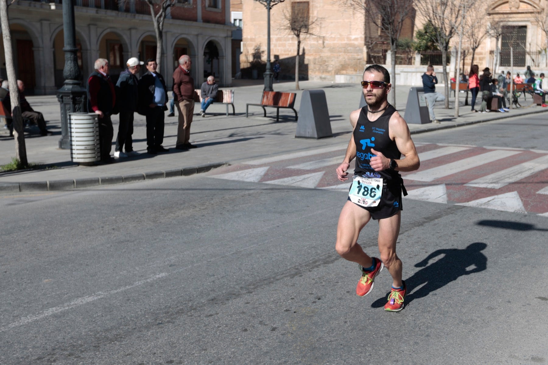 Manuel Santiago vuelve a imponerse en categoría masculina mientras que Zhor El Amrani vence con autoridad en categoría femenina
