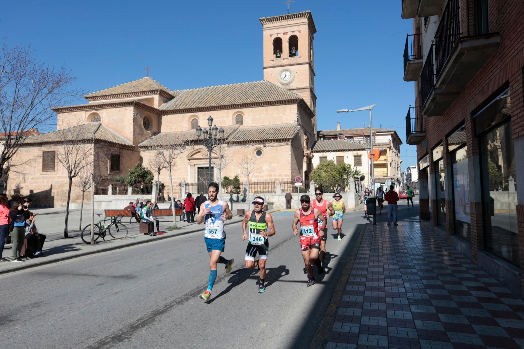 Manuel Santiago vuelve a imponerse en categoría masculina mientras que Zhor El Amrani vence con autoridad en categoría femenina
