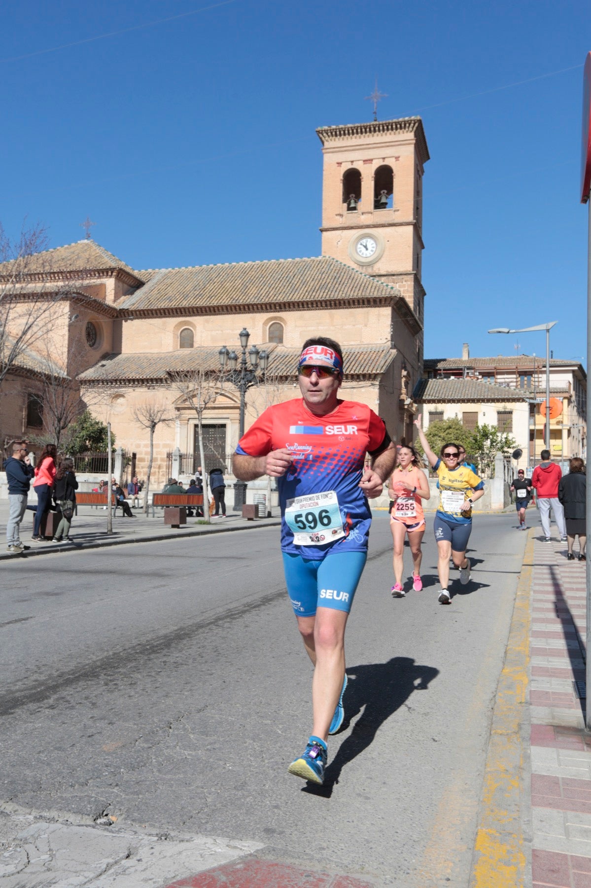 Manuel Santiago vuelve a imponerse en categoría masculina mientras que Zhor El Amrani vence con autoridad en categoría femenina