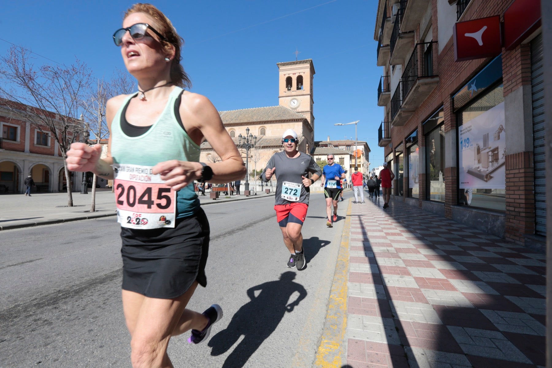 Manuel Santiago vuelve a imponerse en categoría masculina mientras que Zhor El Amrani vence con autoridad en categoría femenina