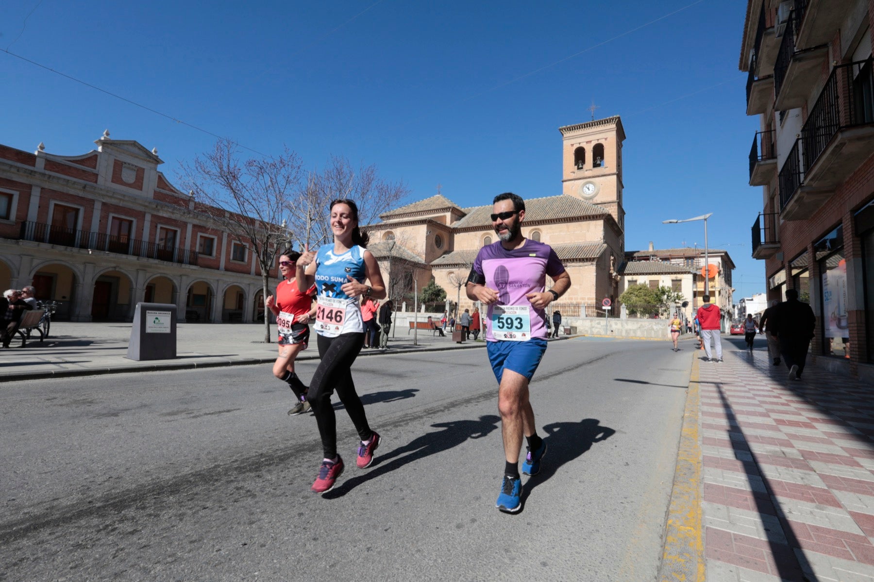 Manuel Santiago vuelve a imponerse en categoría masculina mientras que Zhor El Amrani vence con autoridad en categoría femenina