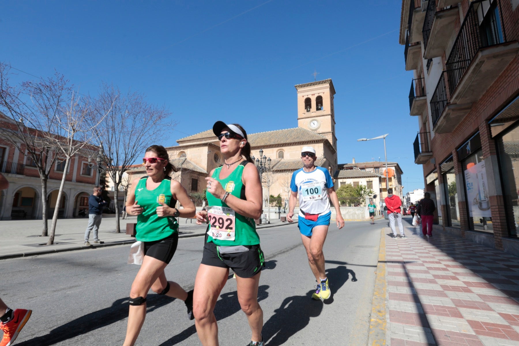 Manuel Santiago vuelve a imponerse en categoría masculina mientras que Zhor El Amrani vence con autoridad en categoría femenina