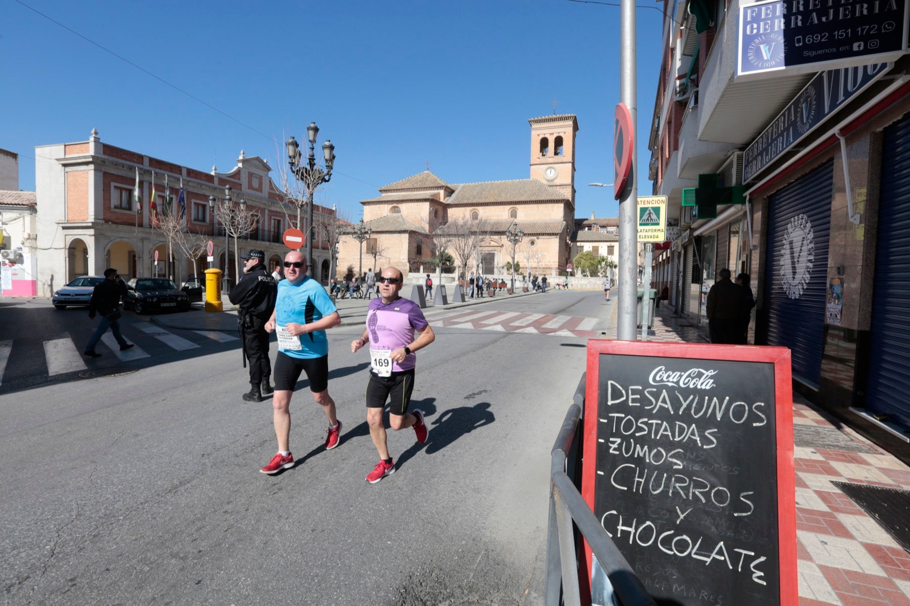 Manuel Santiago vuelve a imponerse en categoría masculina mientras que Zhor El Amrani vence con autoridad en categoría femenina