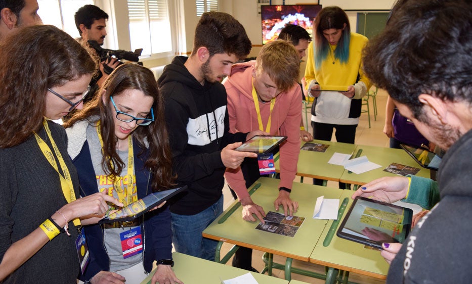 Más de 120 personas, entre los 84 participantes y los 40 expertos de la red Guadalinfo y entidades colaboradoras, han diseñado este fin de semana 21 prototipos de juegos y videojuegos contra la despoblación rural