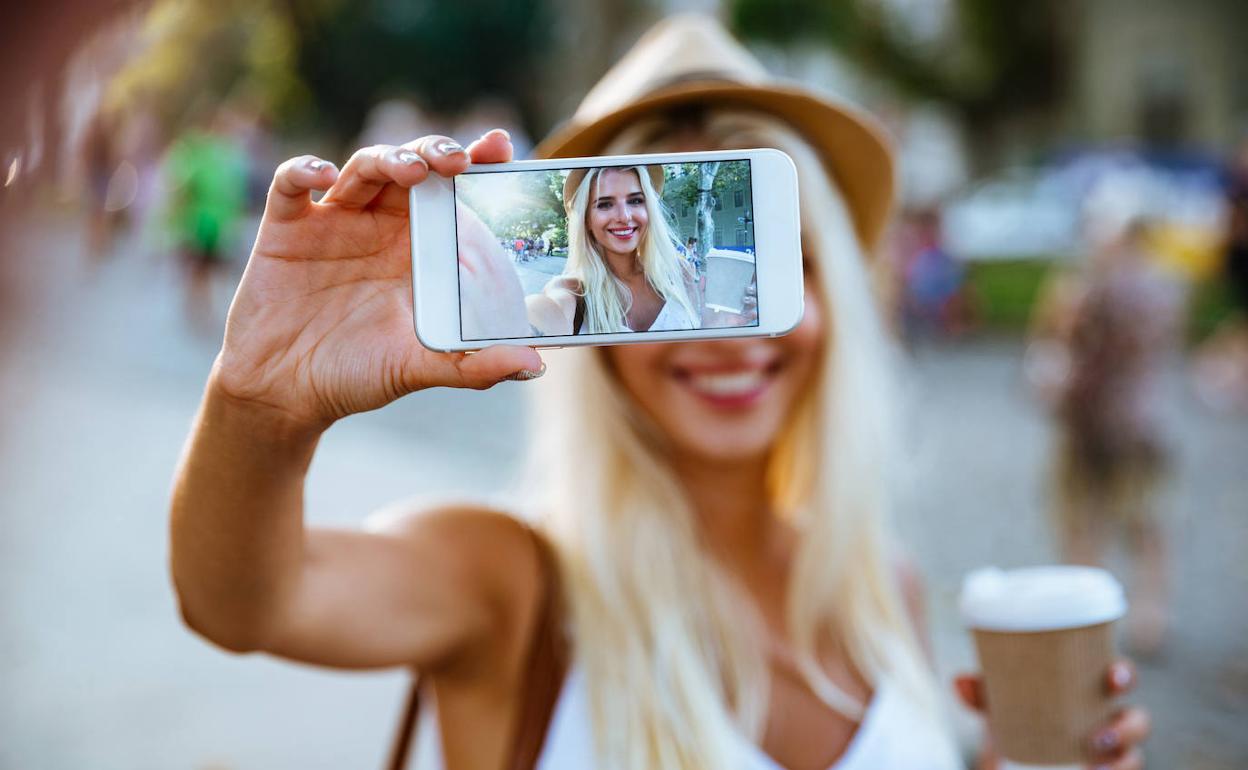 El móvil es una herramienta para buscar pareja. 