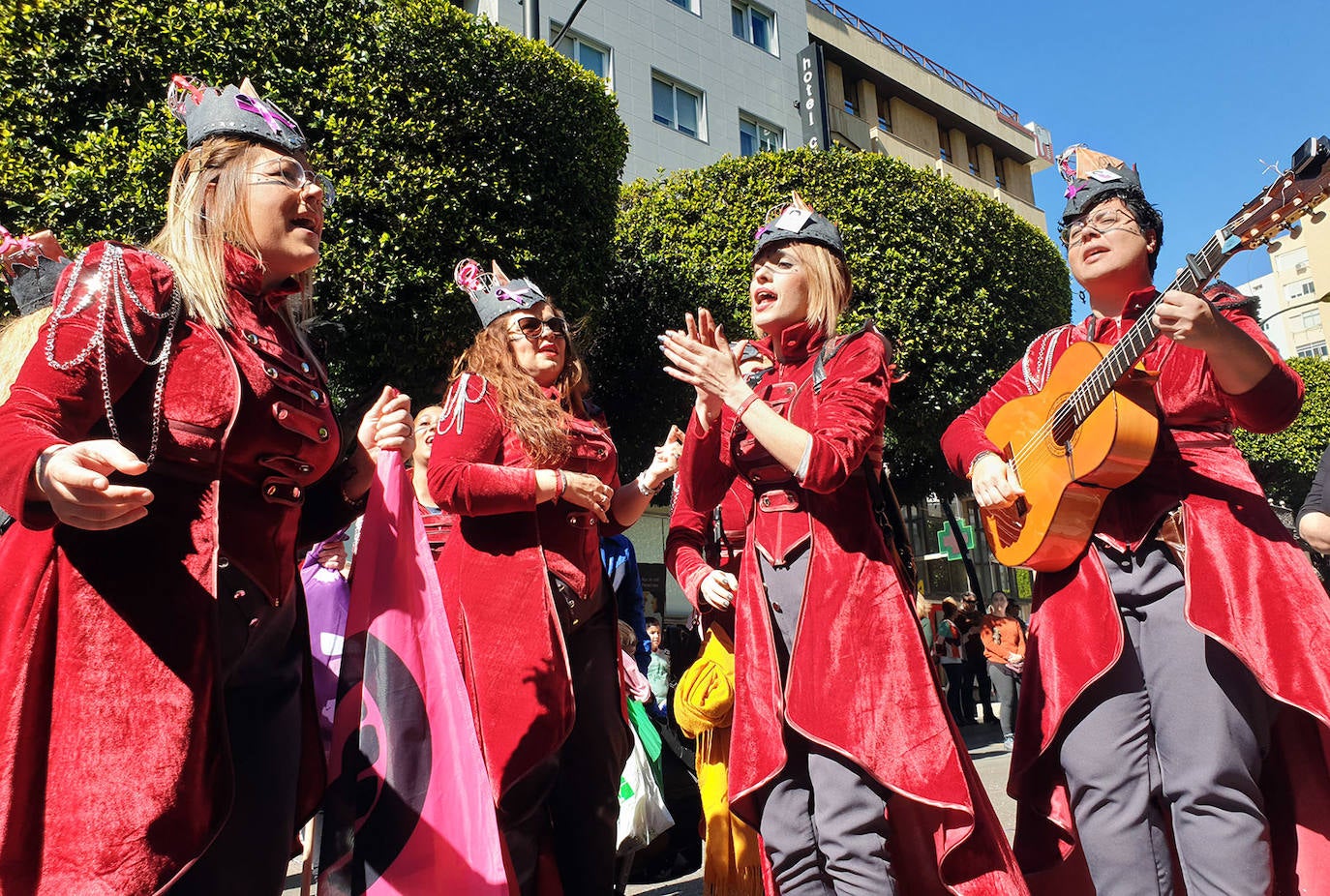 Nuevo éxito de participación en el desfile de Carnaval