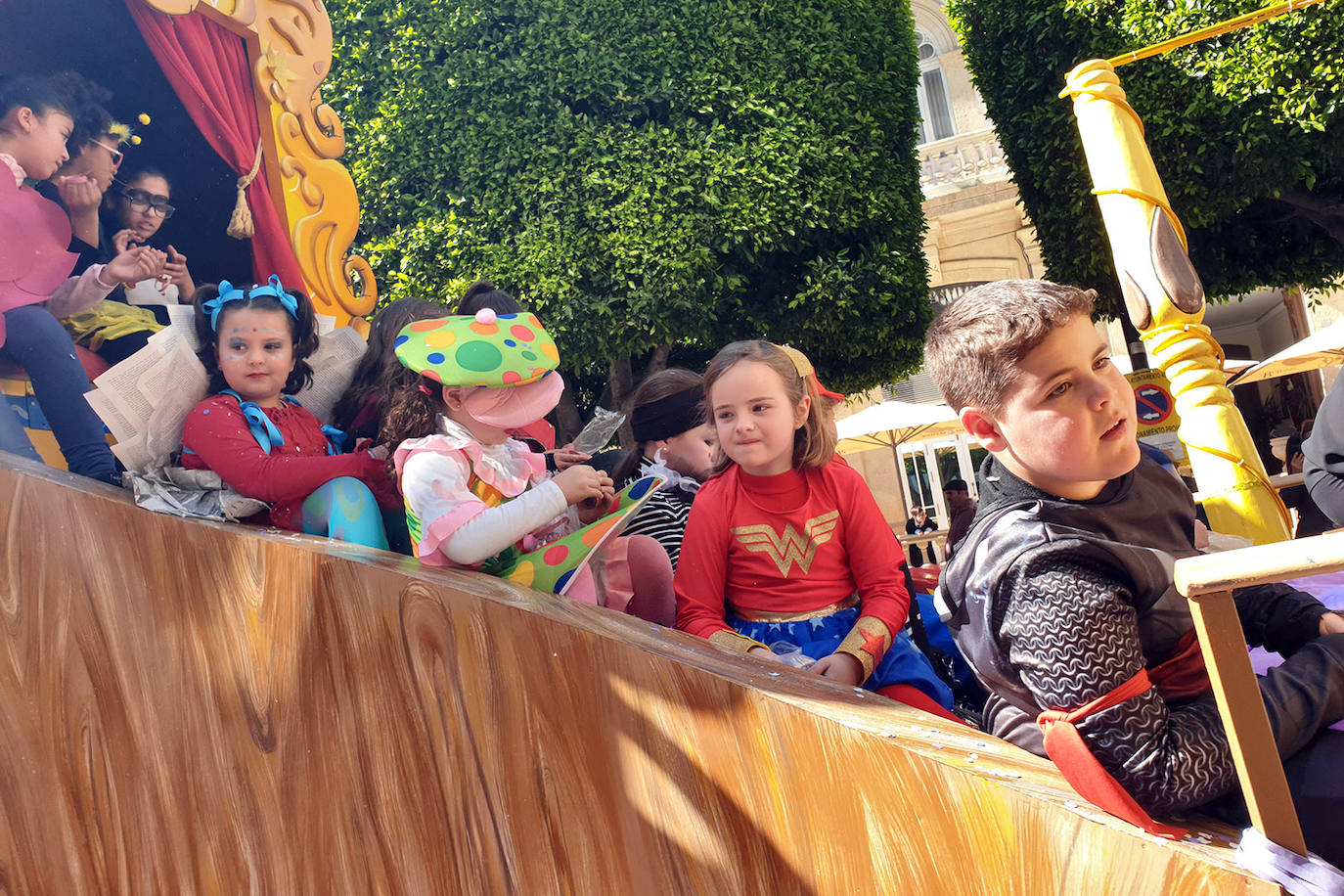 Nuevo éxito de participación en el desfile de Carnaval