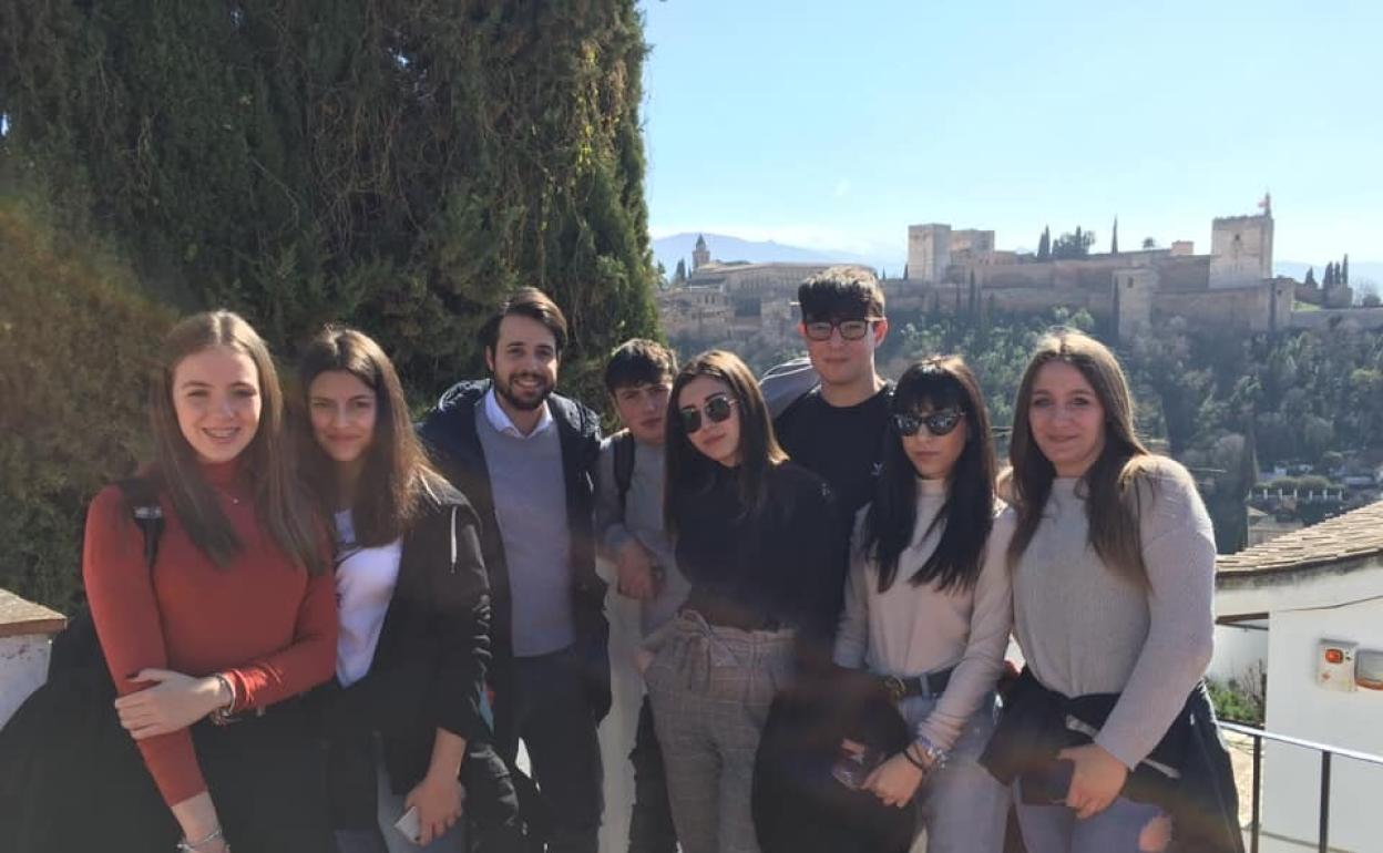 Jóvenes italianos en Granada. 