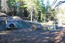 Fuente y alberca de Los Peñoncillos. Las antiguas albercas y fuentes de las reforestaciones del siglo XX recuperan su imagen 