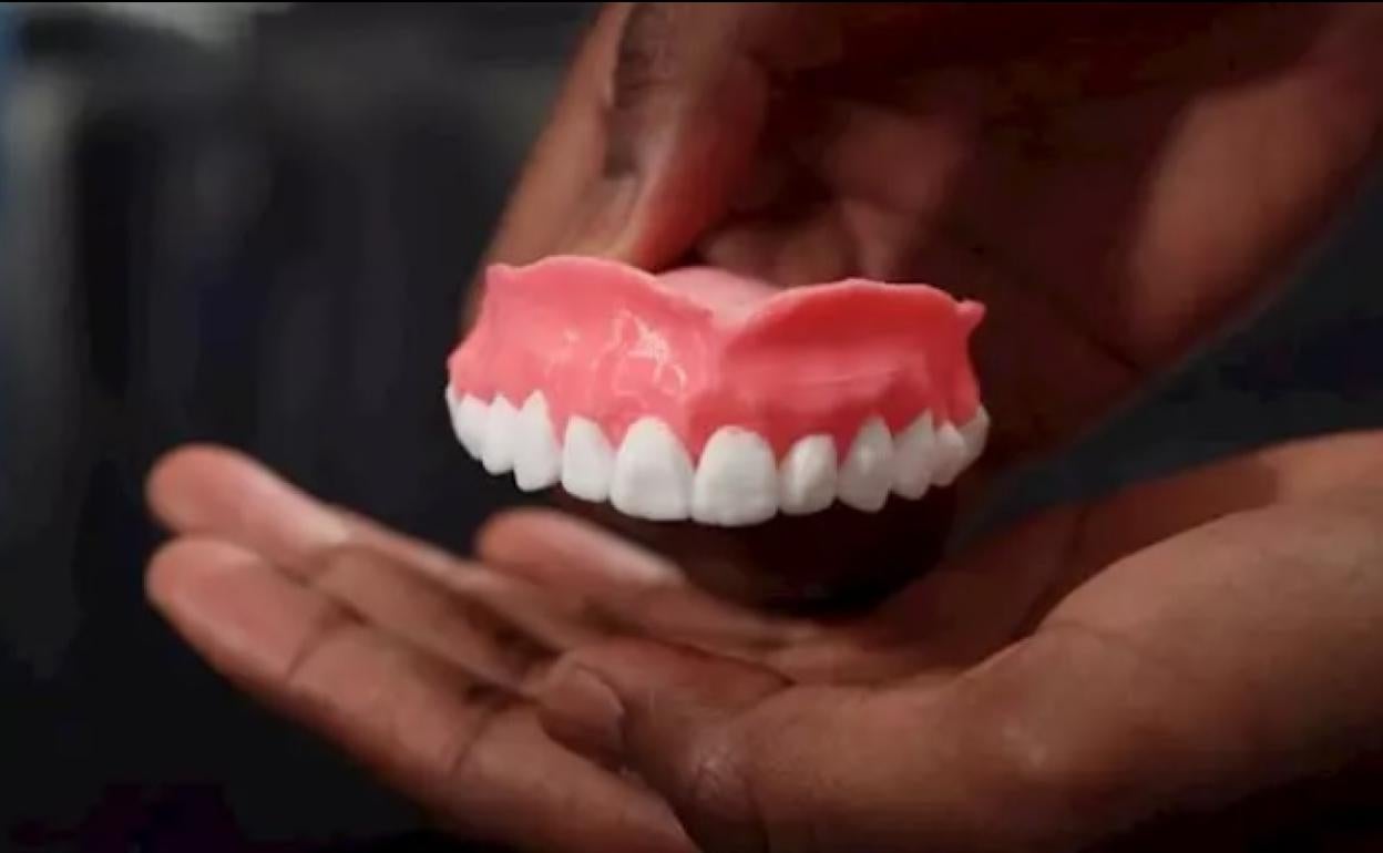 Una dentadura impresa digitalmente en un hospital de Estados Unidos.