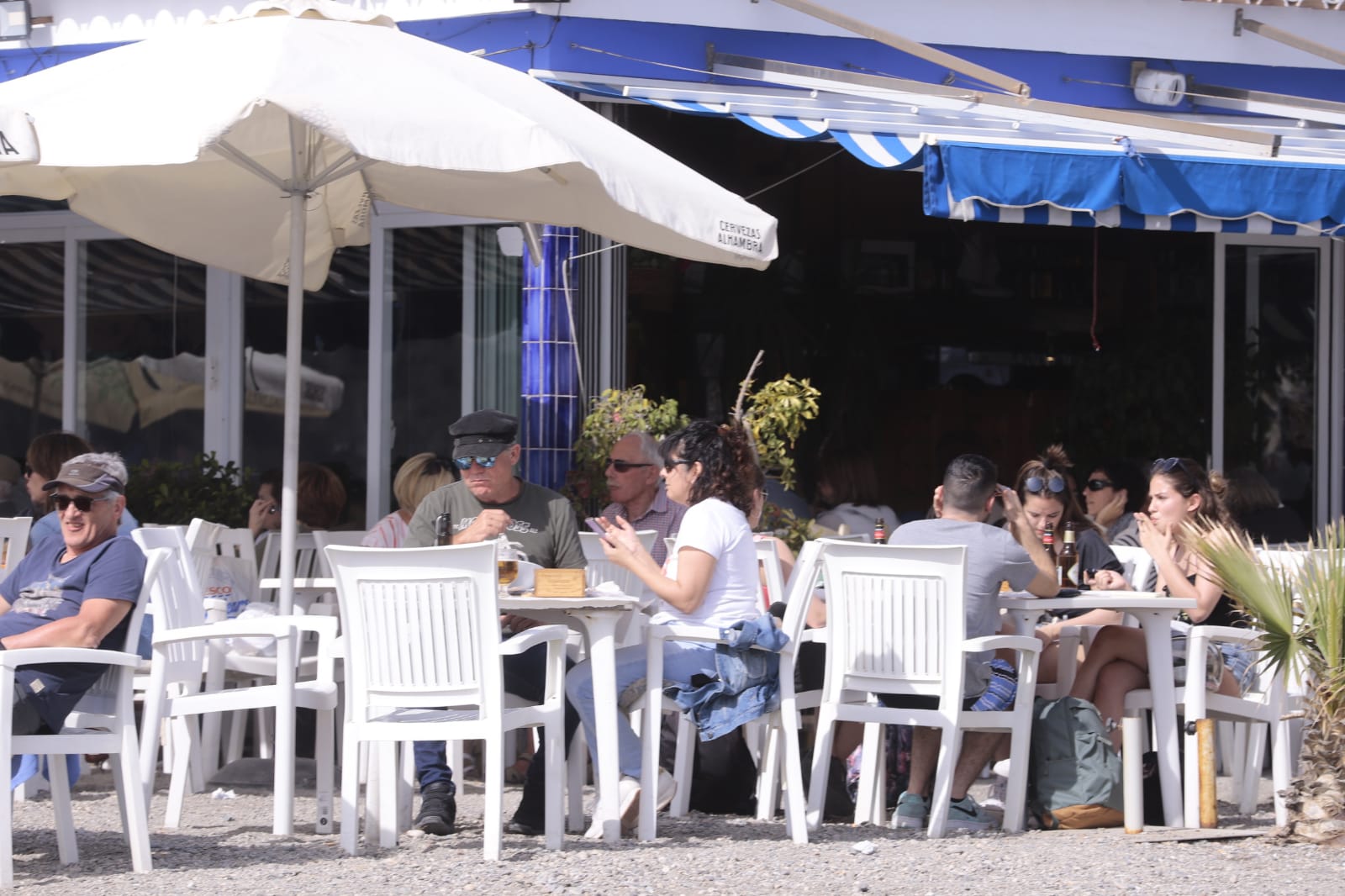 Buen ambiente en la Costa Tropical para el puente de Andalucía