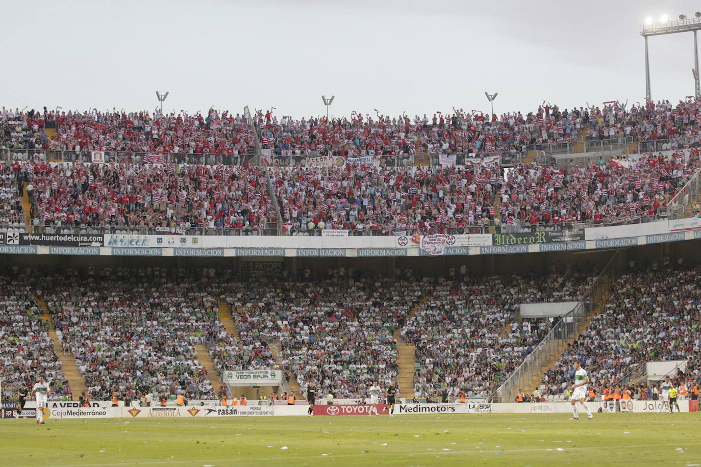 Más de 2.000 aficionados se desplazaron a Elche para vivir 'in situ' el ascenso a Primera en 2011