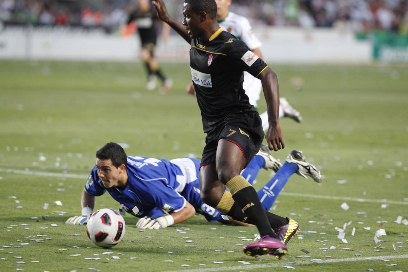 Ighalo marcó uno de los goles más importantes de la historia del club, el que valió el ascenso a Primera en Elche