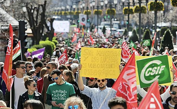 La jornada de huelga de Educación en Granada, en imágenes. 