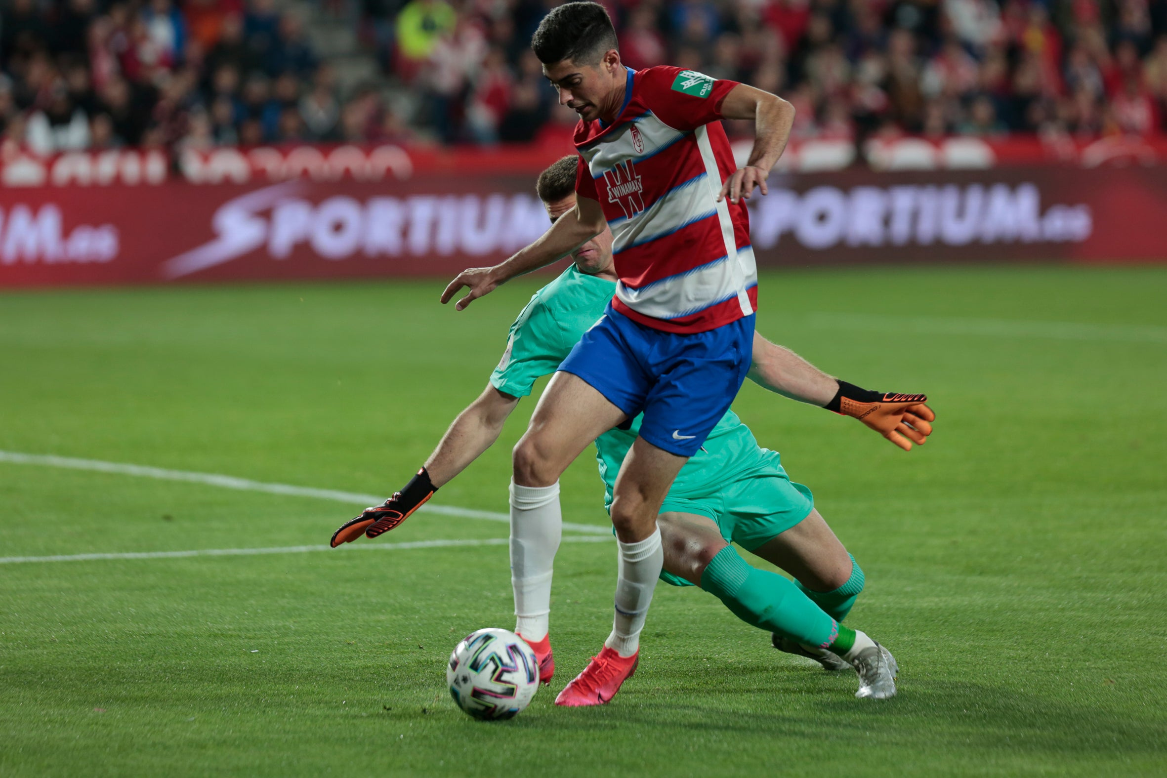 Las mejores imágenes de los momentos más destacados del duelo copero en Los Cármenes