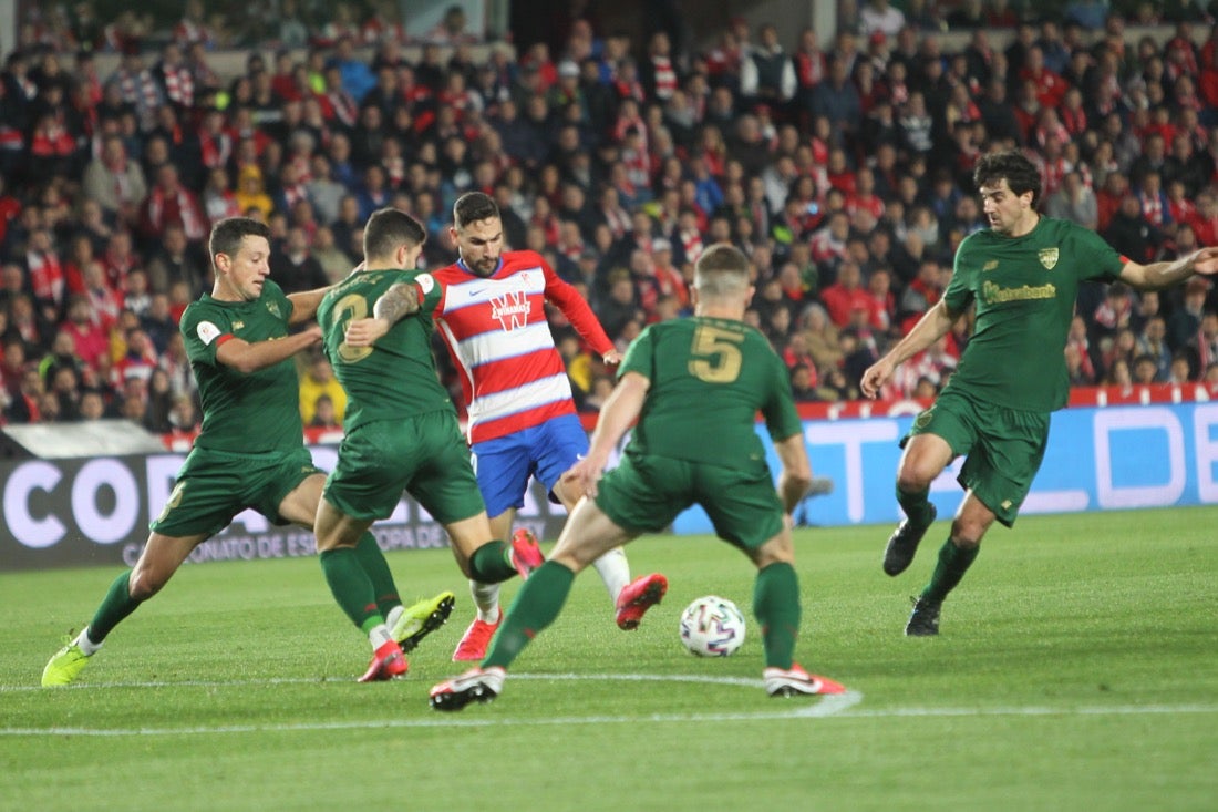 Las mejores imágenes de los momentos más destacados del duelo copero en Los Cármenes