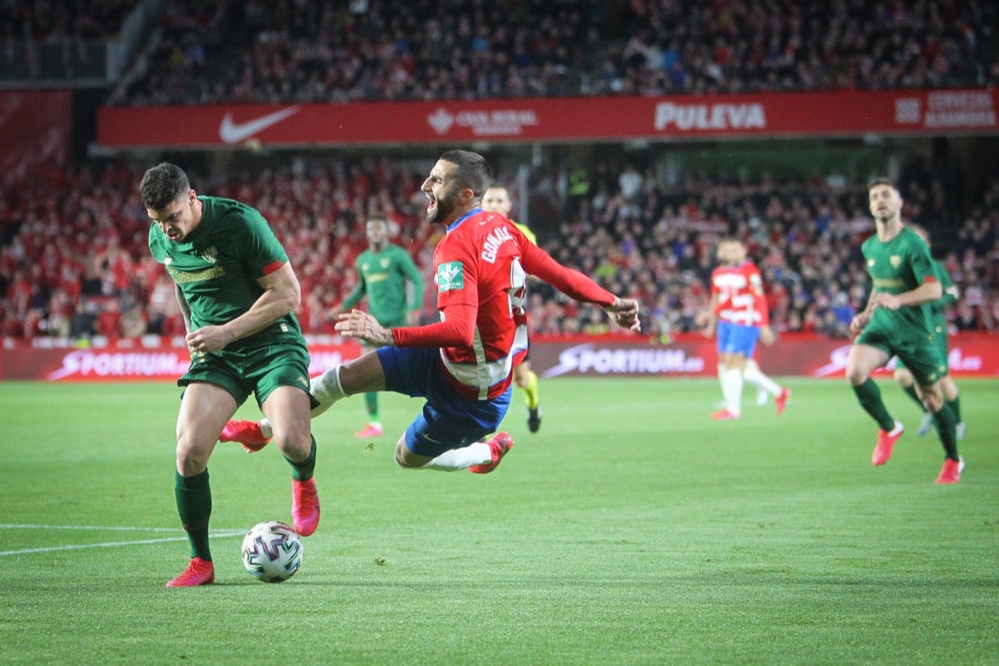 Las mejores imágenes de los momentos más destacados del duelo copero en Los Cármenes