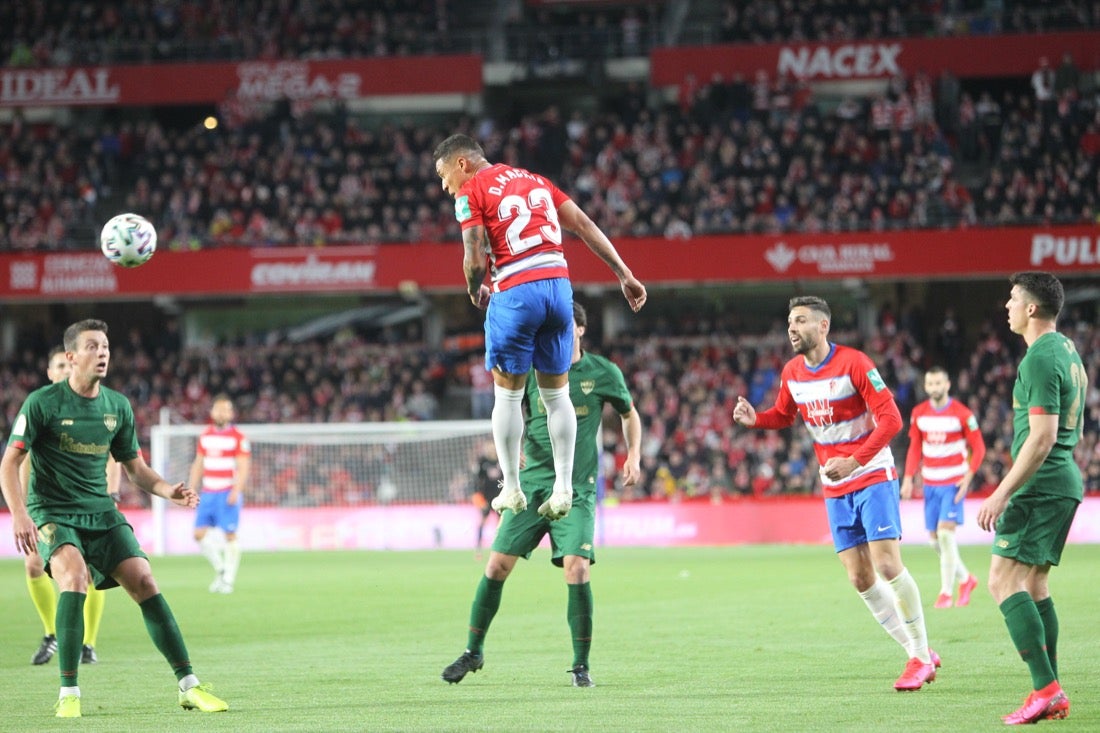 Las mejores imágenes de los momentos más destacados del duelo copero en Los Cármenes