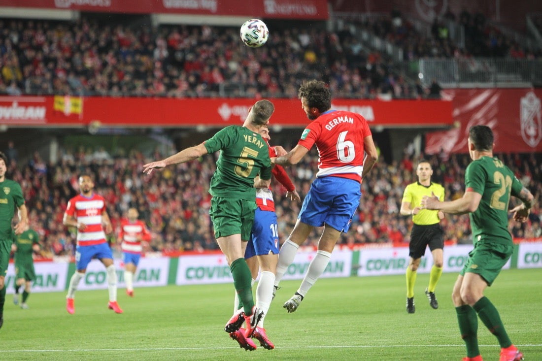 Las mejores imágenes de los momentos más destacados del duelo copero en Los Cármenes