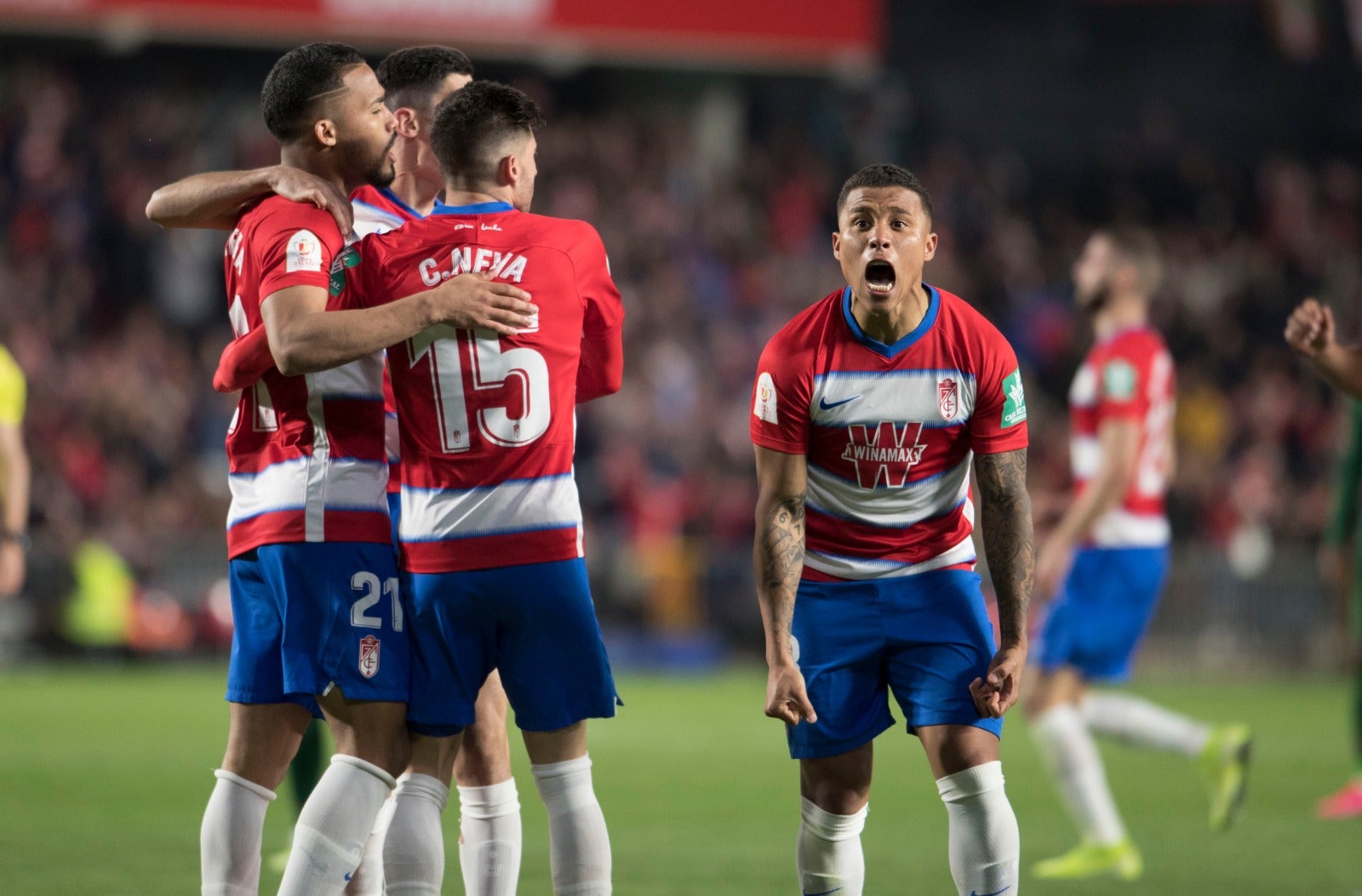 Las mejores imágenes de los momentos más destacados del duelo copero en Los Cármenes