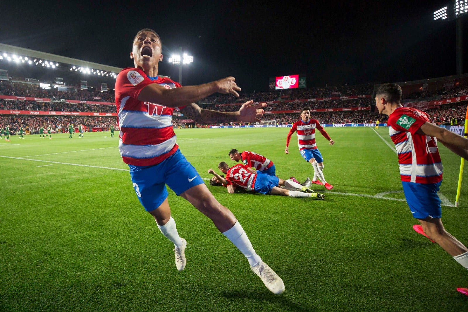 Las mejores imágenes de los momentos más destacados del duelo copero en Los Cármenes