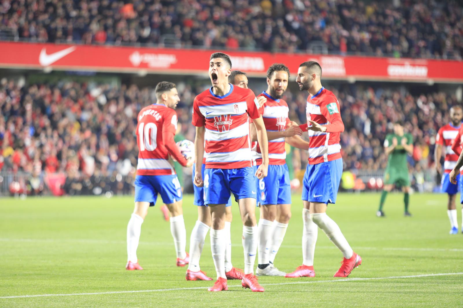 Las mejores imágenes de los momentos más destacados del duelo copero en Los Cármenes