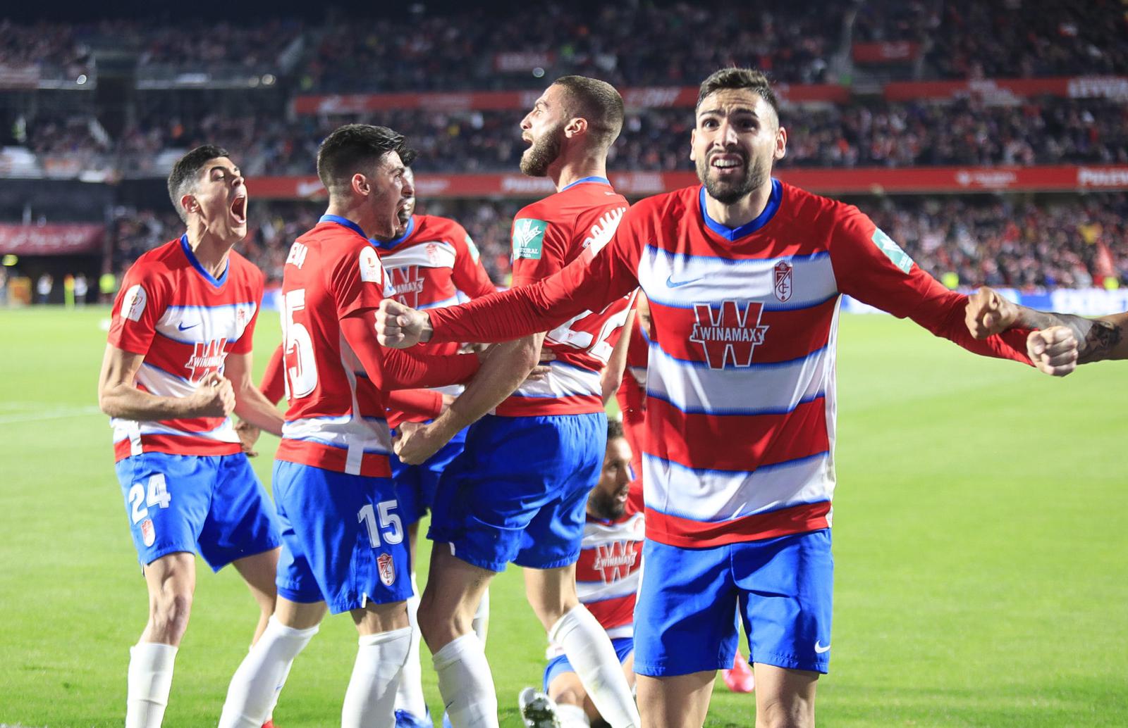 Las mejores imágenes de los momentos más destacados del duelo copero en Los Cármenes