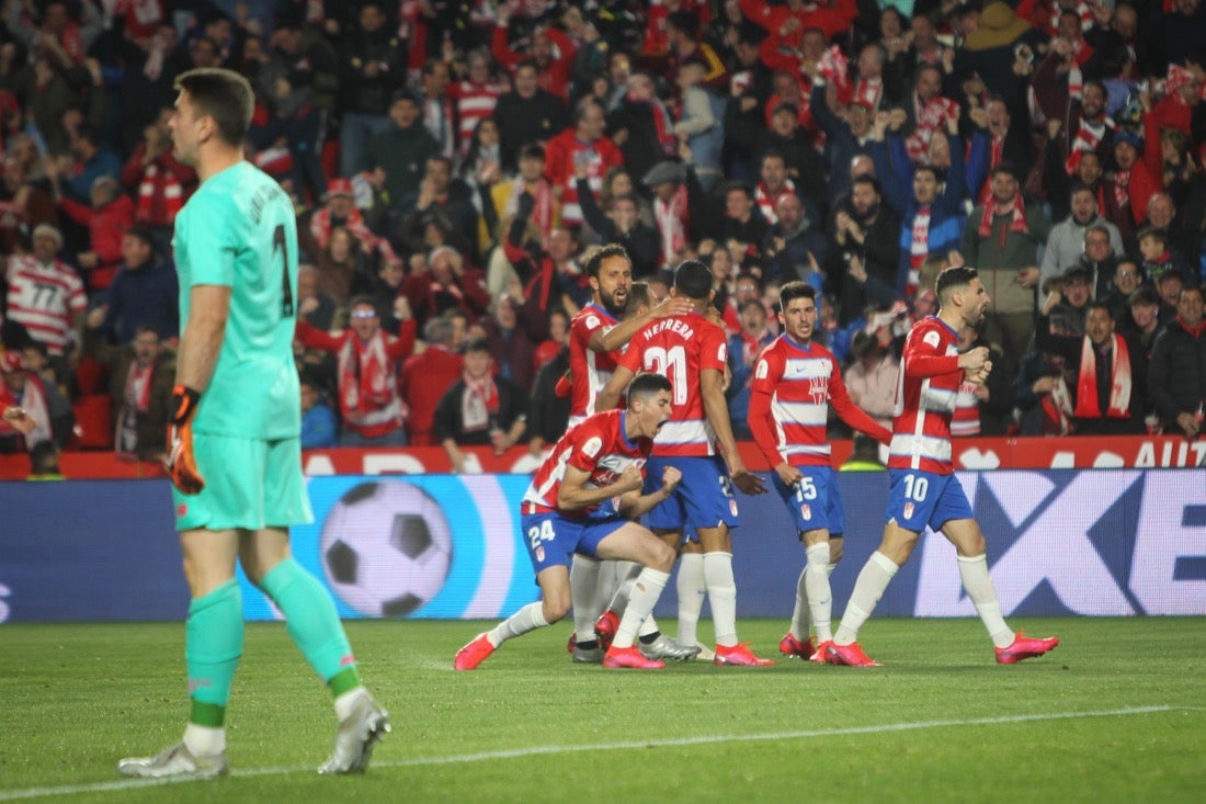 Las mejores imágenes de los momentos más destacados del duelo copero en Los Cármenes