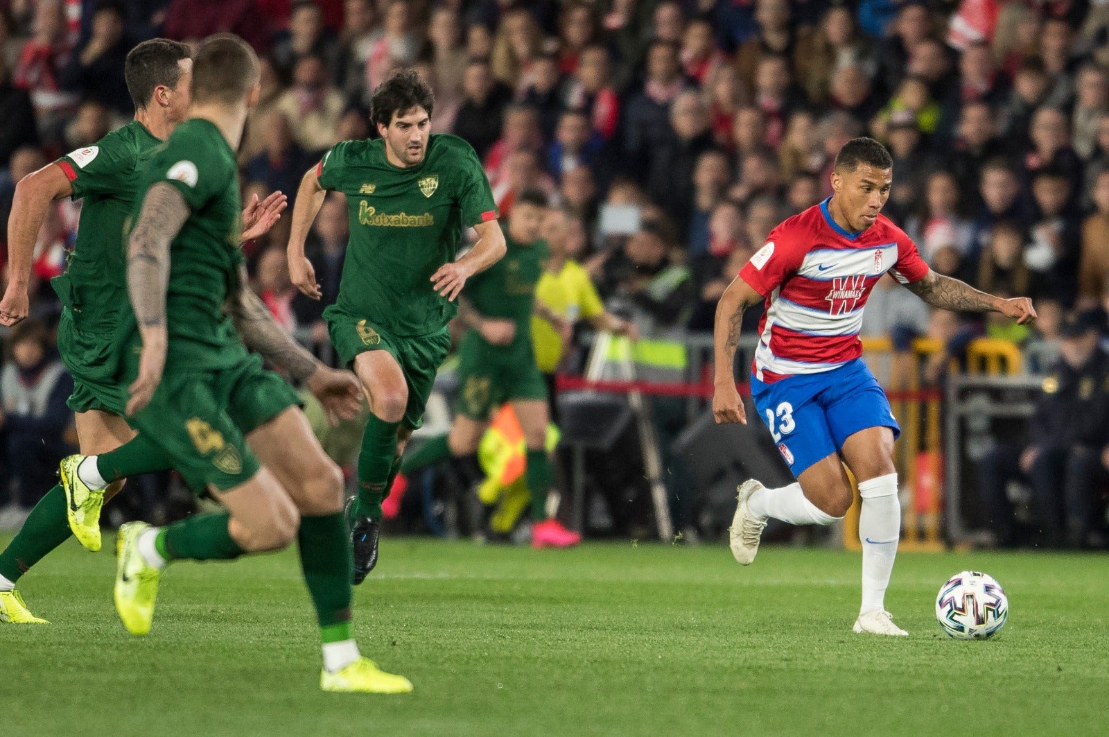 Las mejores imágenes de los momentos más destacados del duelo copero en Los Cármenes