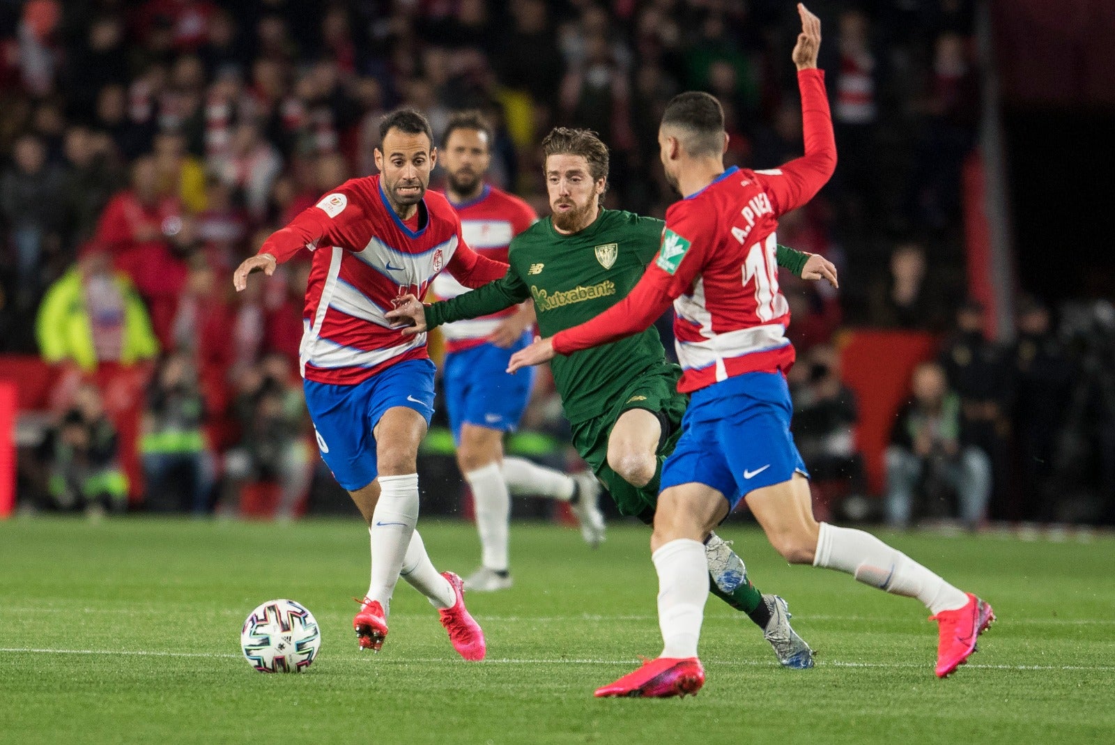 Las mejores imágenes de los momentos más destacados del duelo copero en Los Cármenes