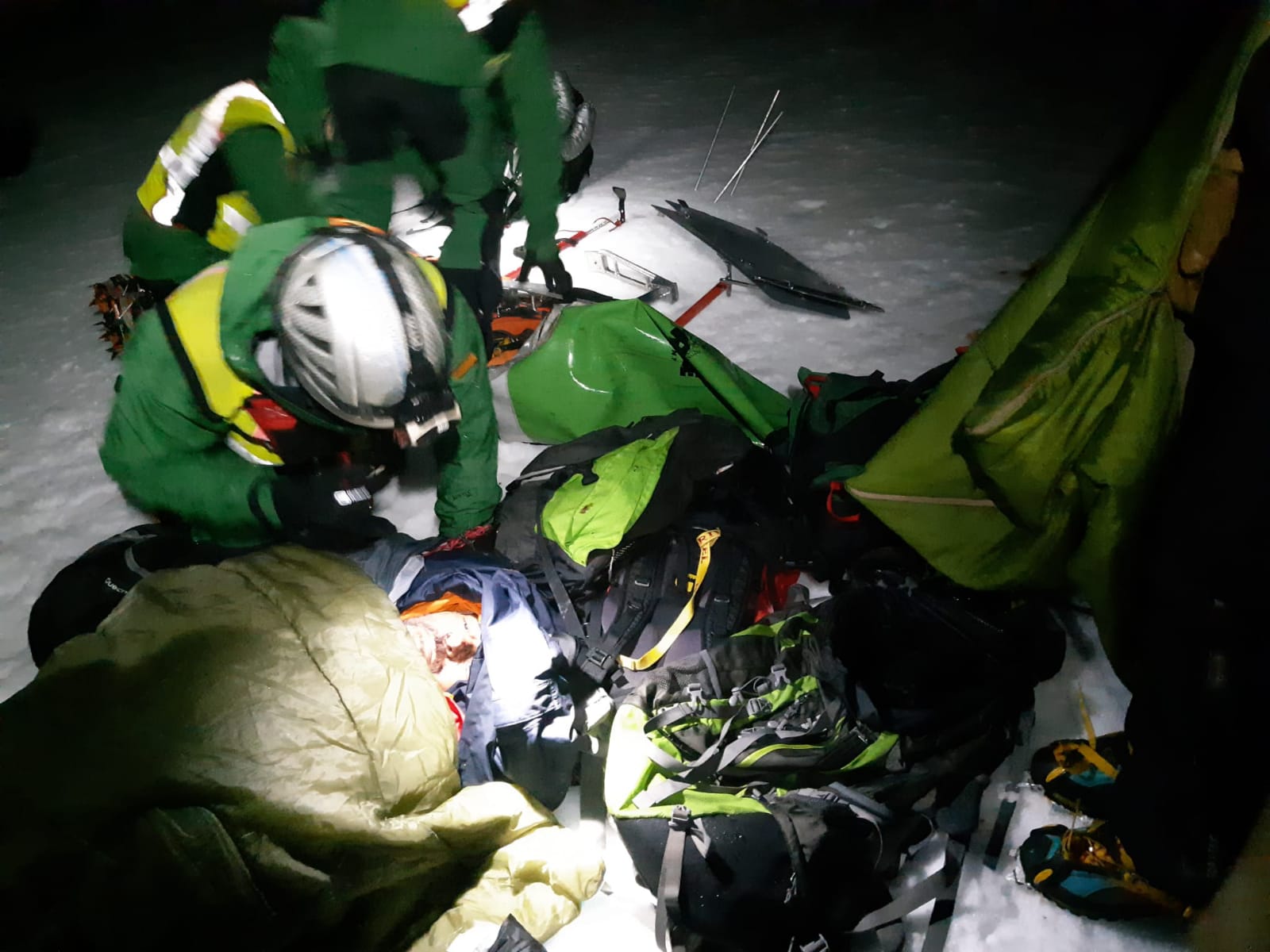 Ángel ha podido por fin volver a pisar las calles de Vigo, su ciudad. Atras quedaba una convalecencia de más de cuatro meses y por delante, un largo calendario de rehabilitación y médicos