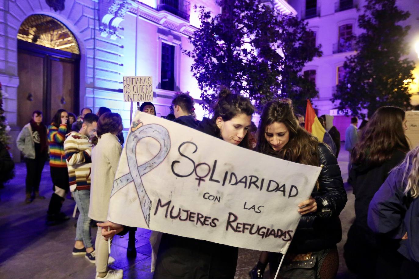 La manifestación nocturna recorrió las calles Reyes Católicos, Recogidas, Pedro Antonio de Alarcón y terminó en el entorno de Ciencias