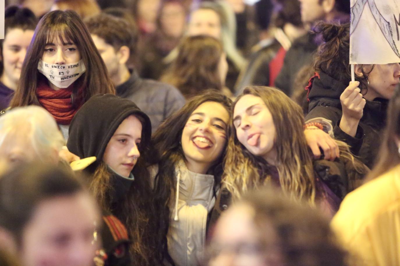 La manifestación nocturna recorrió las calles Reyes Católicos, Recogidas, Pedro Antonio de Alarcón y terminó en el entorno de Ciencias
