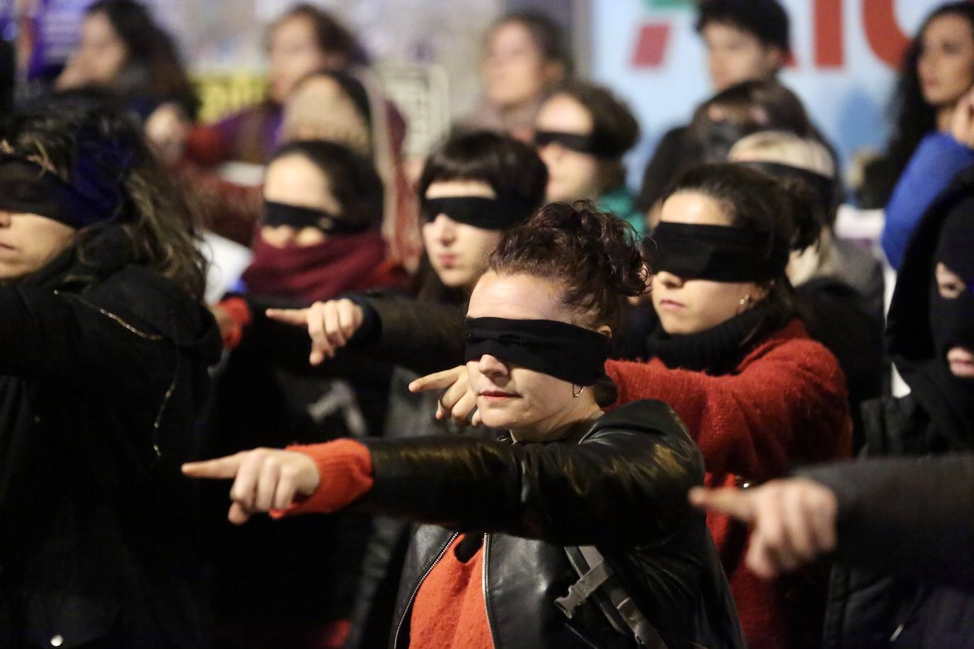 La manifestación nocturna recorrió las calles Reyes Católicos, Recogidas, Pedro Antonio de Alarcón y terminó en el entorno de Ciencias