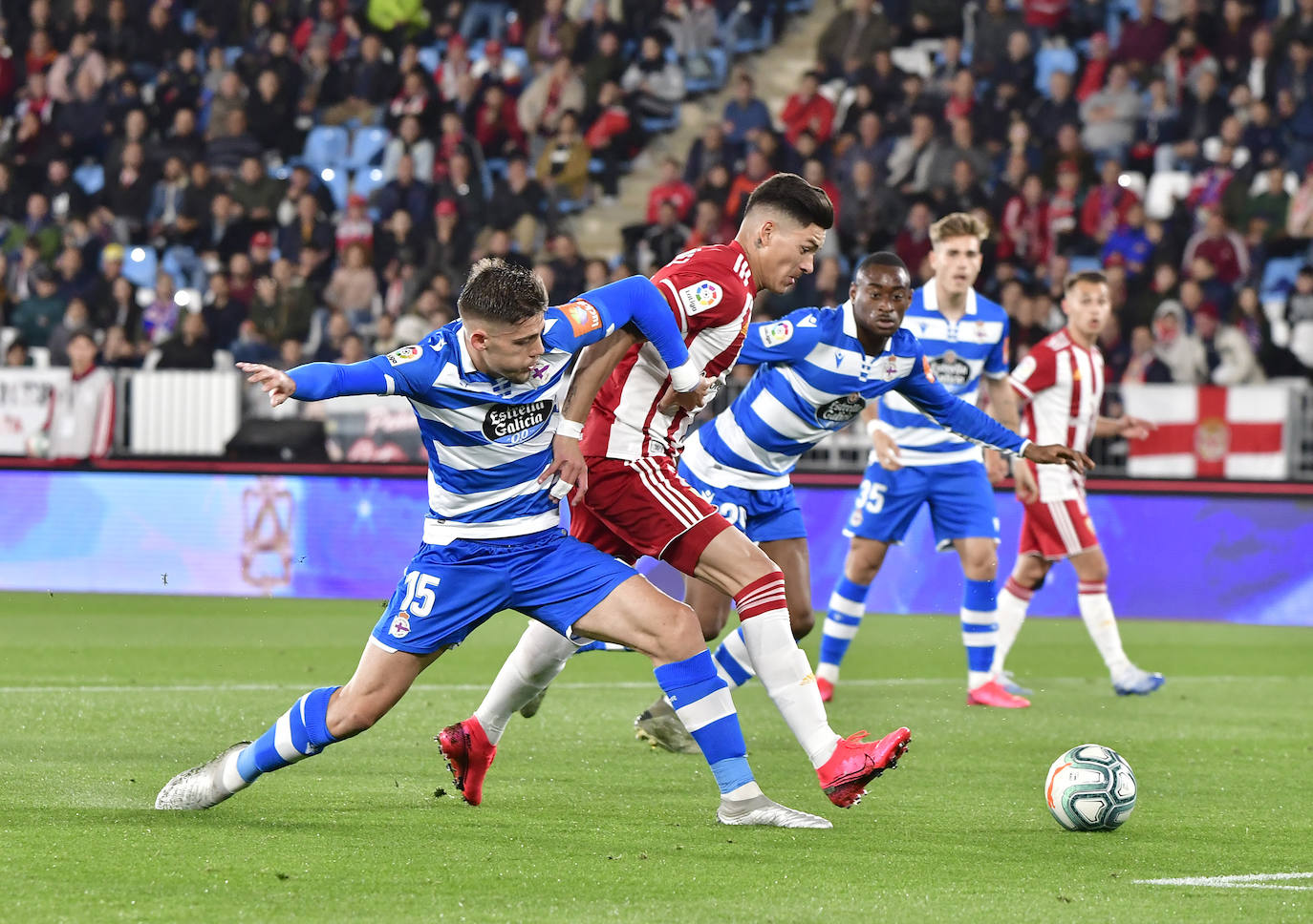 Los rojiblancos firman un soberbio partido para retornar a la senda del triunfo y destrozar a un rival que nunca hizo daño; cierra así seis jornadas en las que sólo sumó dos puntos